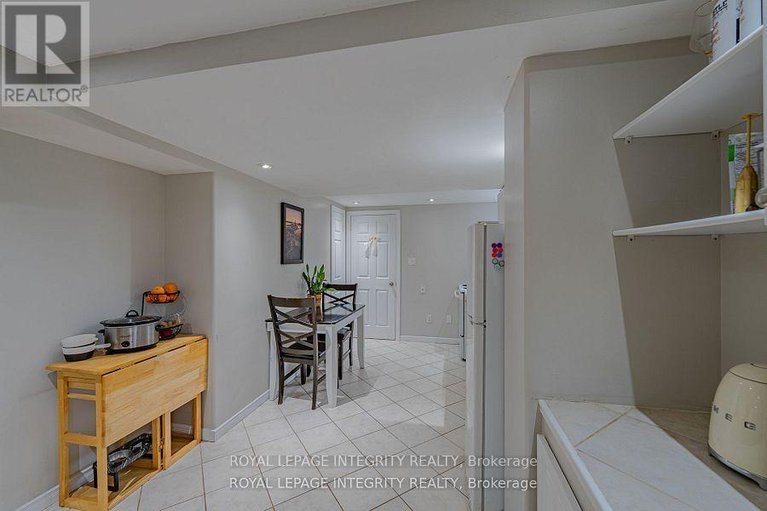 28557939/1695-gage-crescent-n/bel-air-heights/ottawa/ontario/K2C0Z7_31
