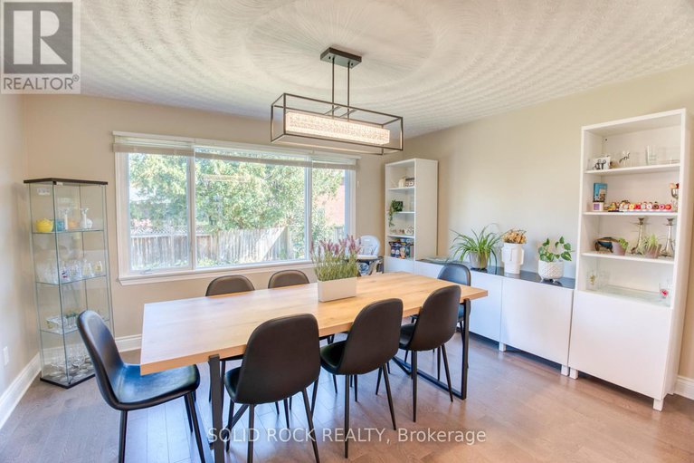 28874945/13-weatherwood-crescent/pineglencountry-place/ottawa/ontario/K2E7C5_9