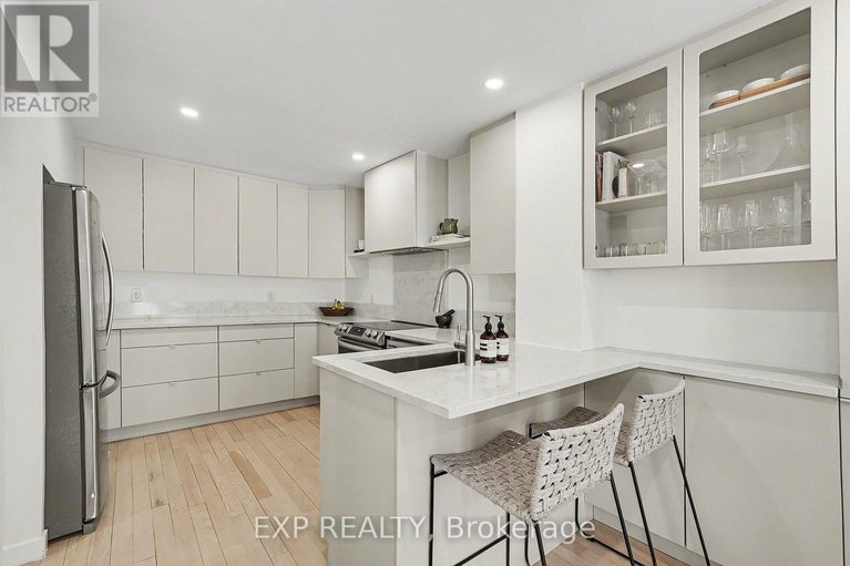 29454231/15-hendrie-court/katimavik/ottawa/ontario/K2L4A4_5