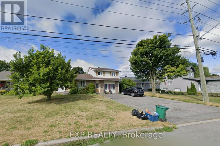 29110735/1990-belcourt-boulevard/chateauneuf/ottawa/ontario/K1C1M5_1