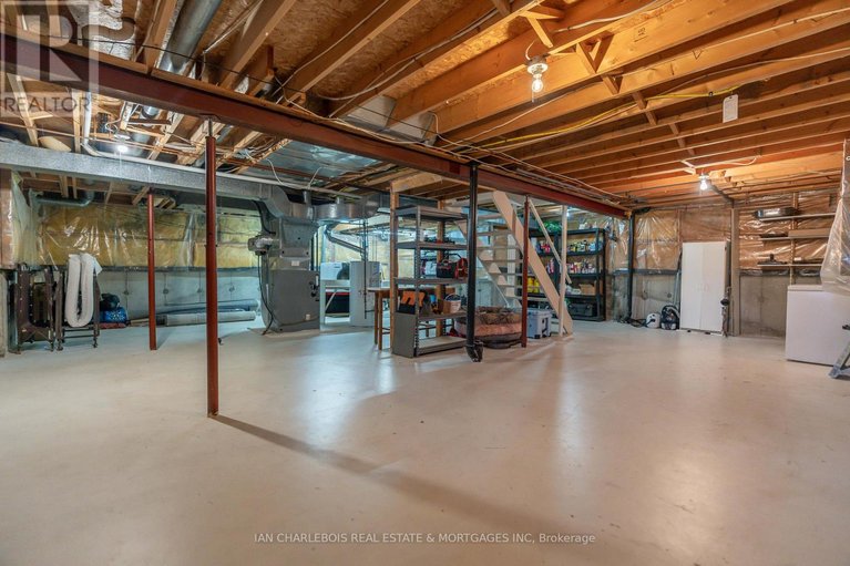 29631308/583-apollo-way/fallingbrookpineridge/ottawa/ontario/K4A1T7_37