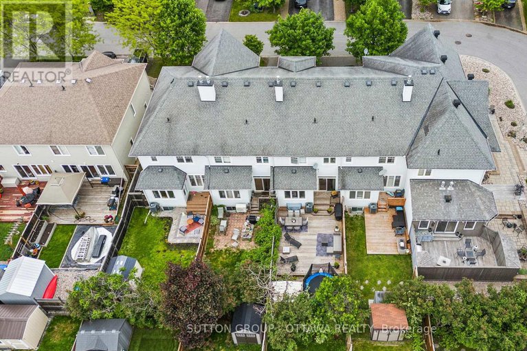 28401647/324-horseshoe-crescent-e/stittsville-north/ottawa/ontario/K2S0B6_29