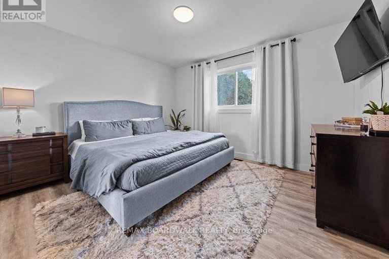 29519849/2462-dunning-road/cumberland-west/ottawa/ontario/K0A3E0_19