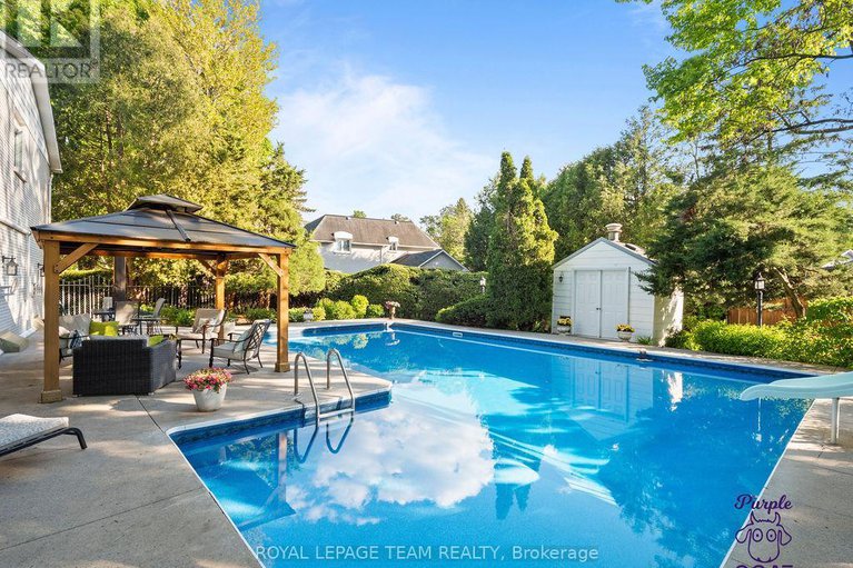 28136010/5-erinlea-court/pineglencountry-place/ottawa/ontario/K2E7C8_41