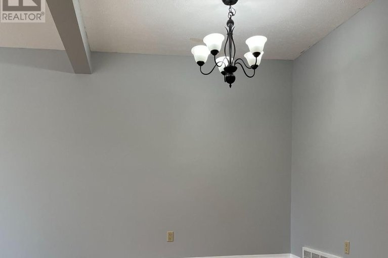 29385031/1191-grenoble-crescent/orleans-wood/ottawa/ontario/K1C2C5_6