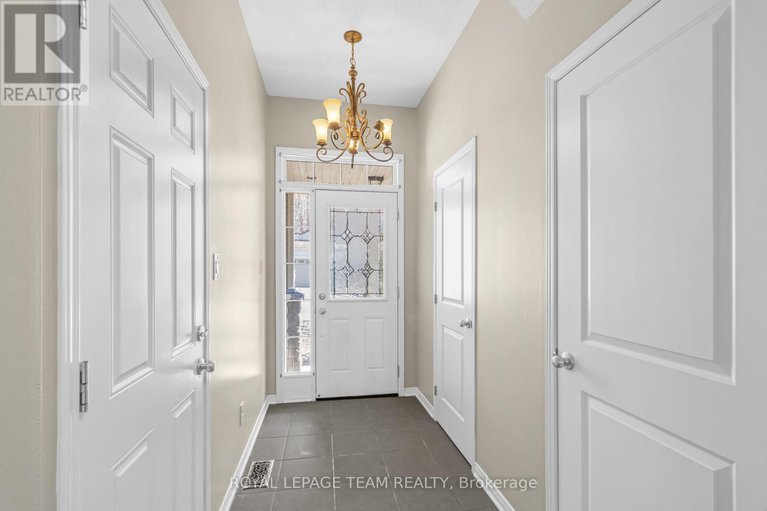 28376167/910-caldermill-private-w/stonebridge/ottawa/ontario/K2J0Z7_5