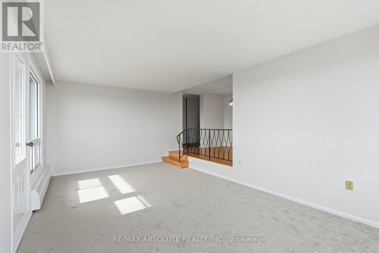 29591012/1010-915-elmsmere-road/beacon-hill-south/ottawa/ontario/K1J8H8_12