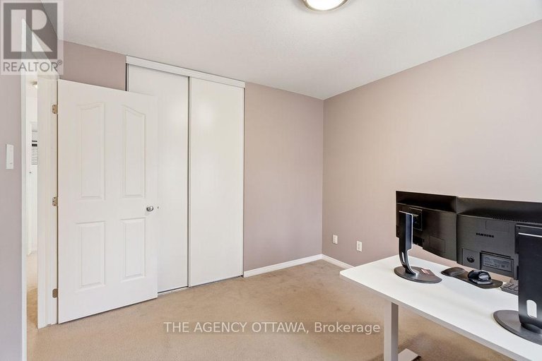 29552737/555-aberfoyle-circle/morgans-grantsouth-march/ottawa/ontario/K2K3R4_32