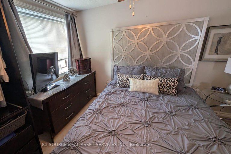 28706919/711-20-chesterton-drive/borden-farmstewart-farmcarleton-heightsparkwood-hills/ottawa/ontario/K2E6Z7_16