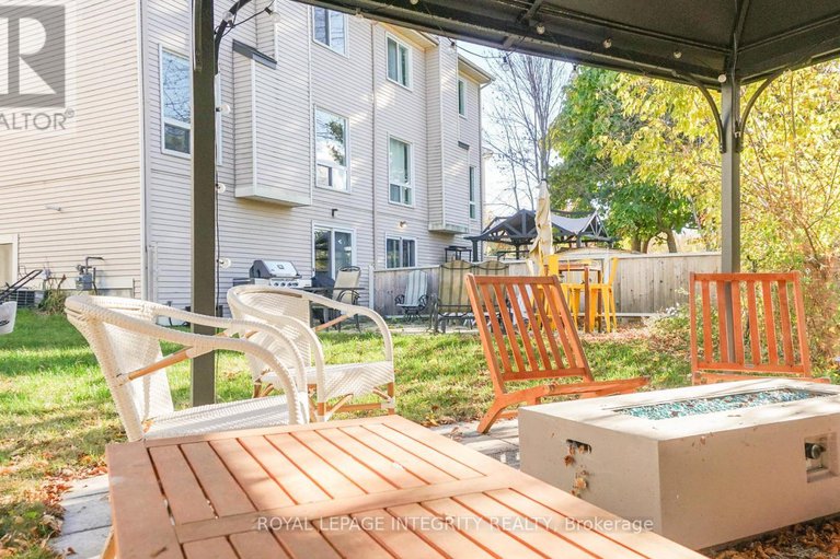 29052412/1080-des-ormes-place/convent-glen-north/ottawa/ontario/K1C5L7_27