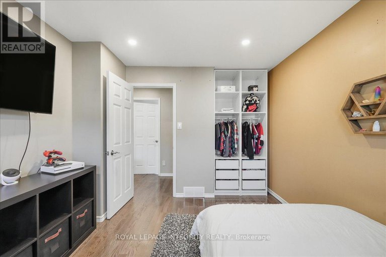 28978669/1406-bouton-dor-way/bilberry-creekqueenswood-heights/ottawa/ontario/K1E3L3_26