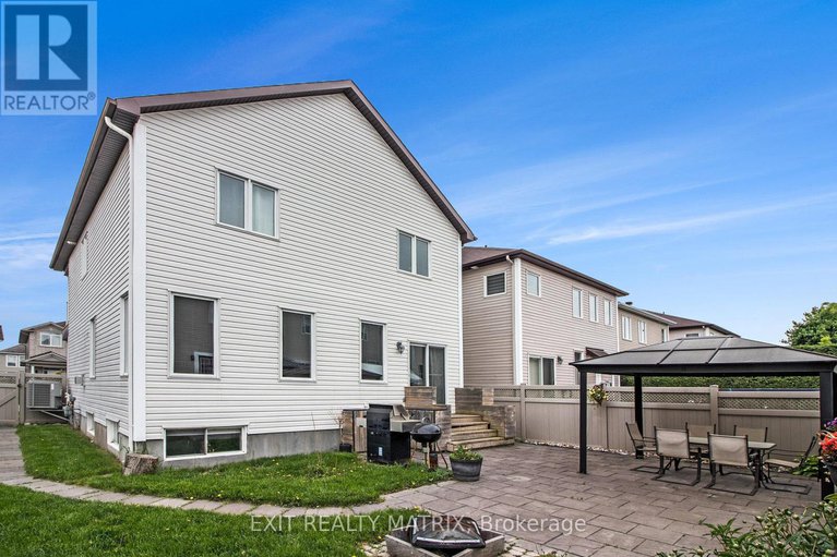 28414498/221-hillpark-high-street/mer-bleuebradley-estatesanderson-park/ottawa/ontario/K1W0B5_42