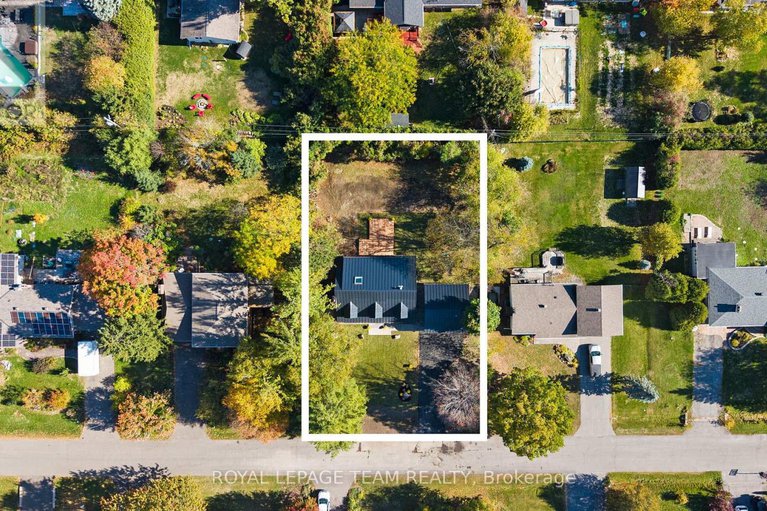 28989052/5575-south-sunset-drive/manotick-long-island-nicholls-island/ottawa/ontario/K4M1J4_48