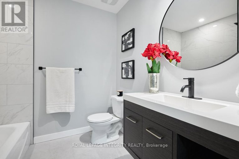 29079650/3-ashwick-court/craig-henrywoodvale/ottawa/ontario/K2G3S4_20