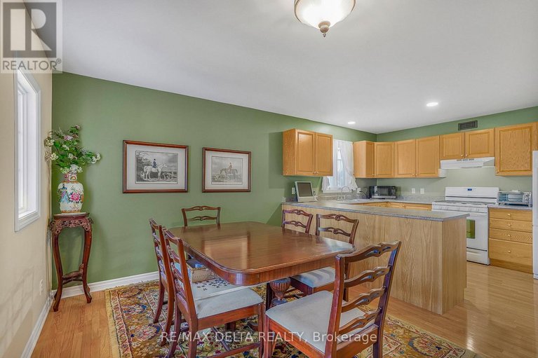 29633176/48-stephens-street/vankleek-hill/champlain/ontario/K0B1R0_14