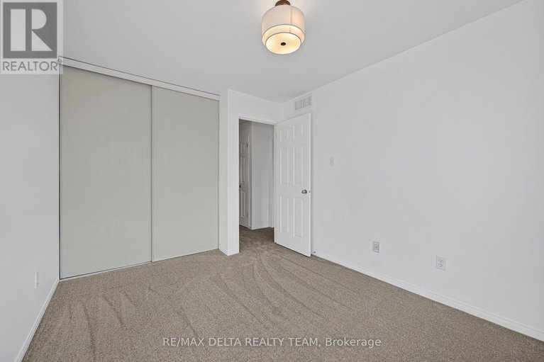 29122908/216-forestcrest-street/chapel-hill/ottawa/ontario/K1C7R5_24