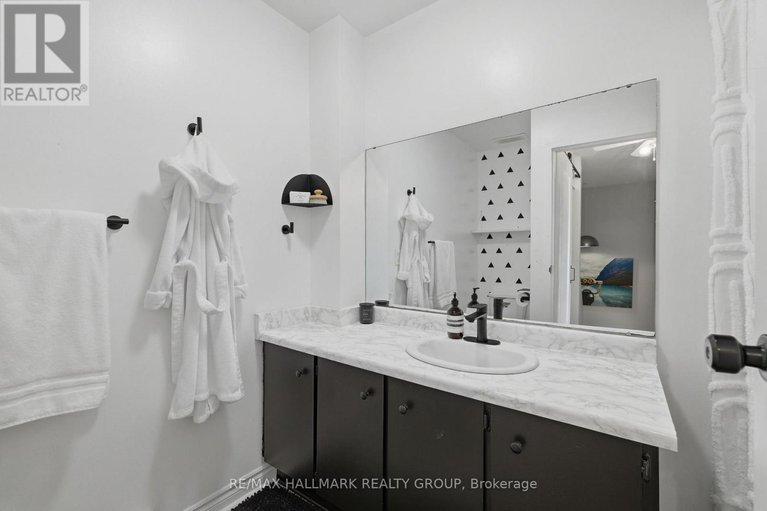 29329548/129-3445-uplands-drive/hunt-club/ottawa/ontario/K1V9N5_23