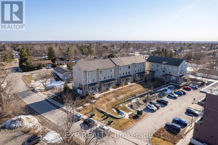 29608376/28-meach-private/stittsville-south/ottawa/ontario/K2S0T8_36