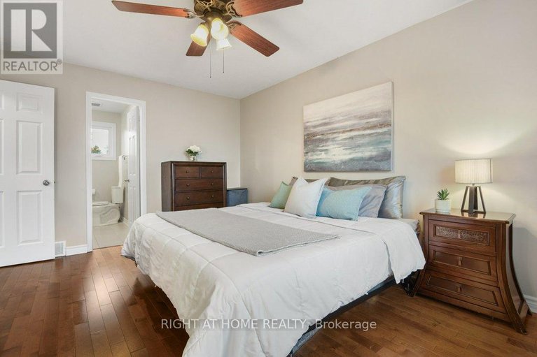 29607390/57-chester-crescent/on-the-green/ottawa/ontario/K2J2J6_23