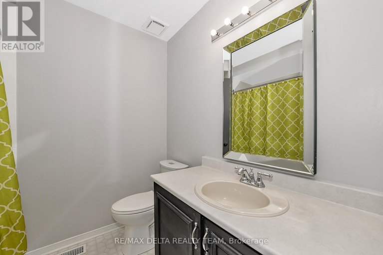 29041515/1423-caravel-crescent/bilberry-creekqueenswood-heights/ottawa/ontario/K1E3P5_22