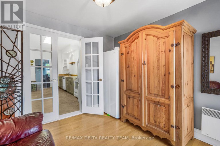 28737271/245-york-street/lower-town/ottawa/ontario/K1N5T9_15