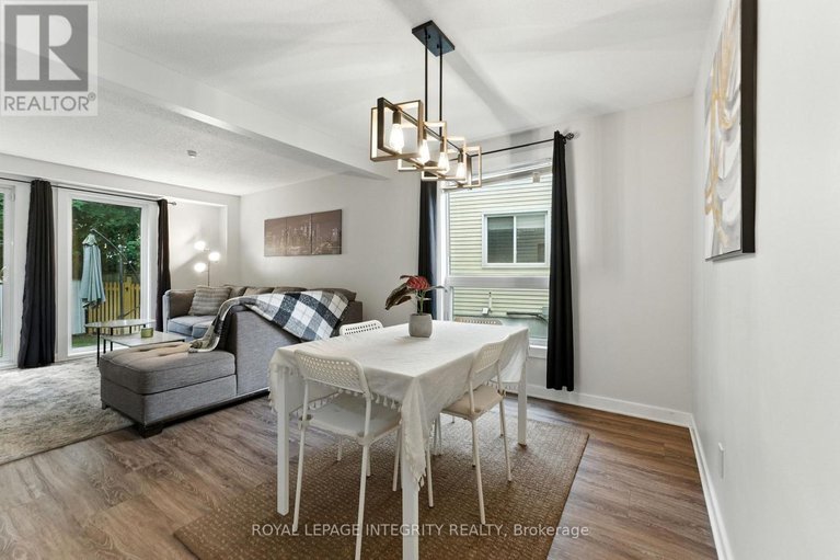 28843090/7900-decarie-drive/orleans-wood/ottawa/ontario/K1C2K3_15