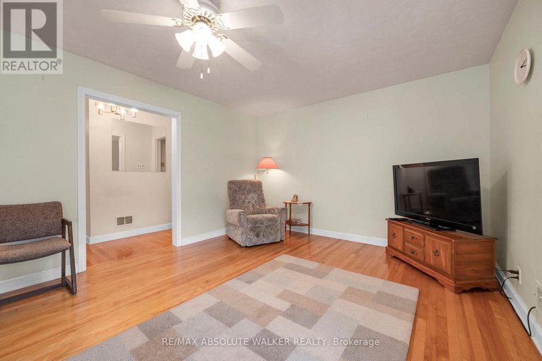 29110851/2243-hillary-avenue/alta-vista/ottawa/ontario/K1H7H7_7