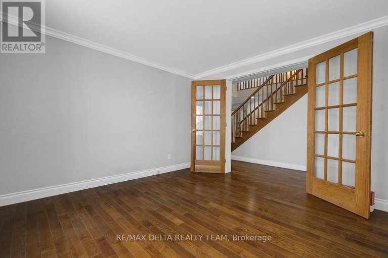 29424744/1662-hunters-run-drive-w/chapel-hill/ottawa/ontario/K1C2H3_23