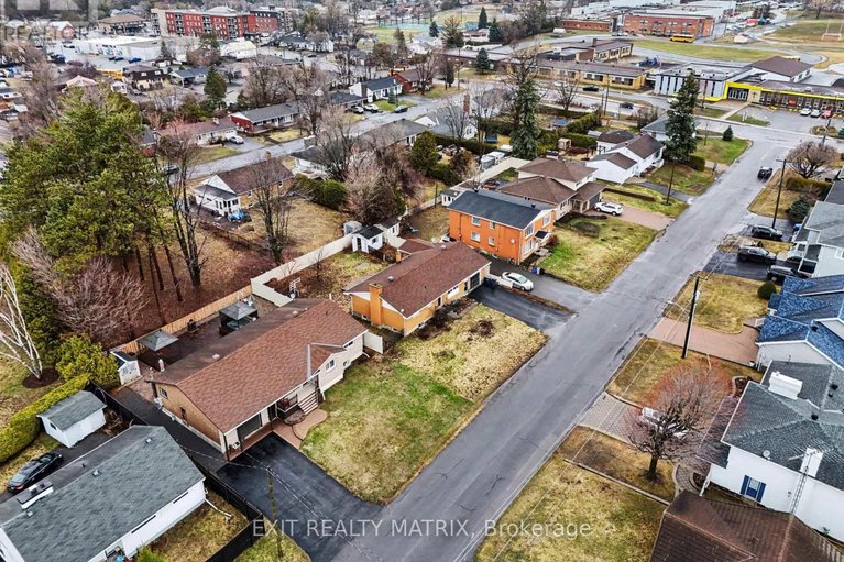 29672534/1740-saint-laurent-street/town-of-rockland/clarence-rockland/ontario/K4K1C2_36