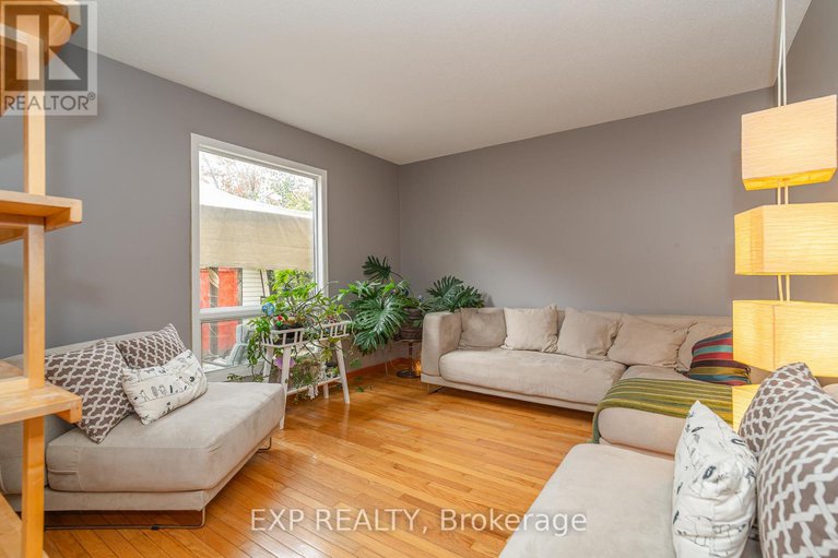 28989665/22-rickey-place/glencairnhazeldean/ottawa/ontario/K2L2E3_13