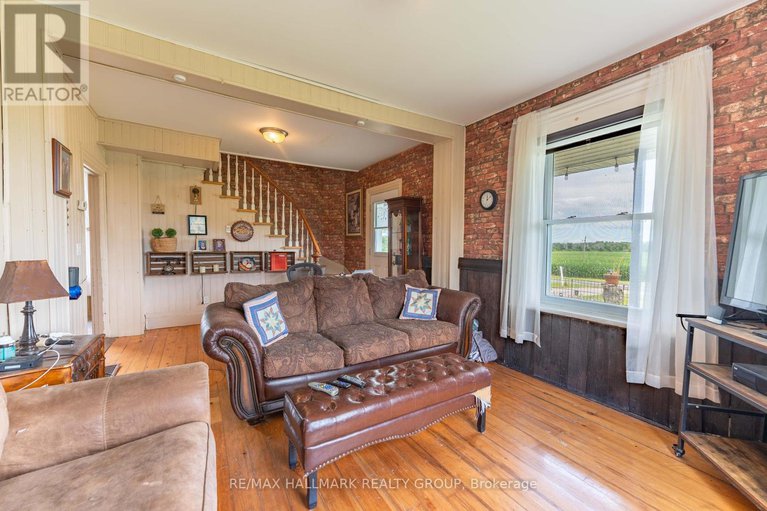 28683667/21580-seven-hills-road/north-glengarry-lochiel-twp/north-glengarry/ontario/K0B1R0_26
