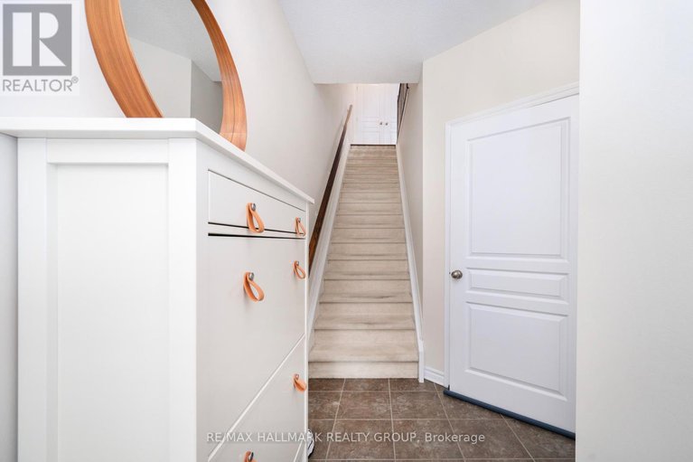 28582294/39-39-hawkstone-gate/beaverbrook/ottawa/ontario/K2K0A3_4