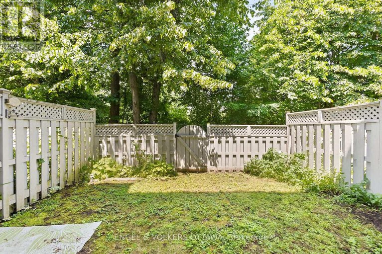 28594230/3-3205-uplands-drive/hunt-club-woods/ottawa/ontario/K1V9T3_31
