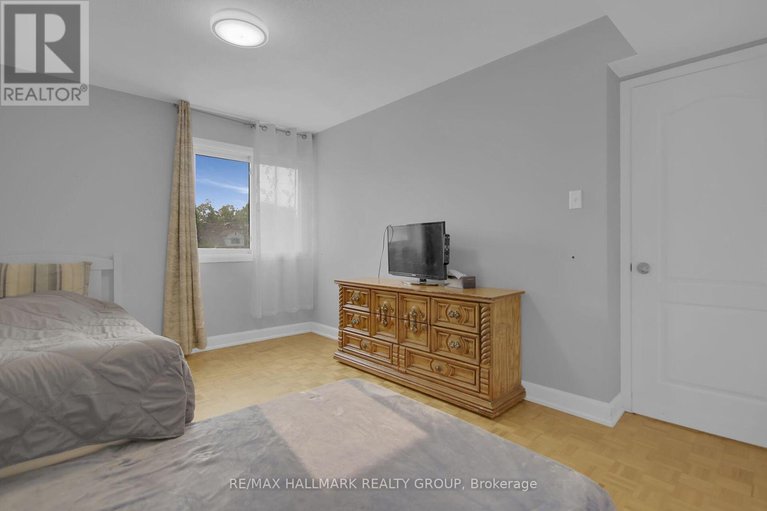 28419081/1-1821-walkley-road/urbandale-acres/ottawa/ontario/K1H6X9_13