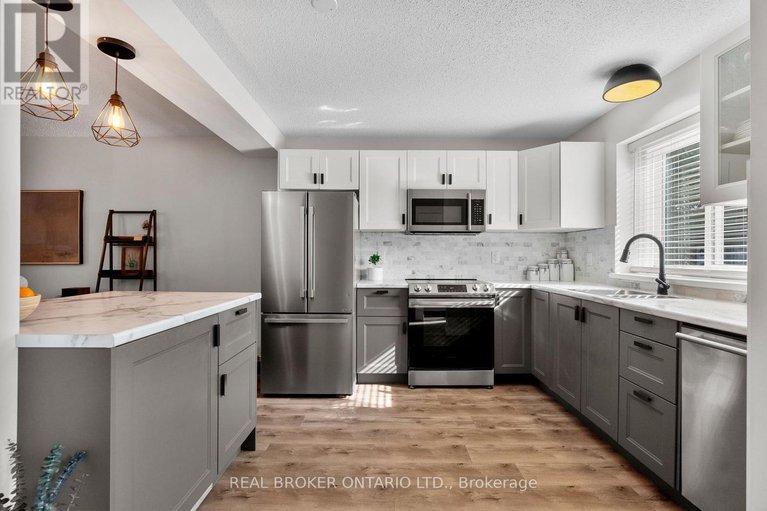 28983719/a-3911-old-richmond-road/arbeatha-park/ottawa/ontario/K2H8T9_9