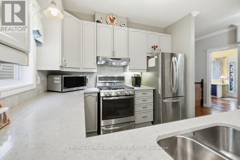 29339482/1030-valin-street/fallingbrookgardenway-south/ottawa/ontario/K4A4X7_14