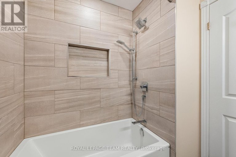 29619101/844-giant-cedars-crescent/riverside-southgloucester-glen/ottawa/ontario/K1V1N9_41