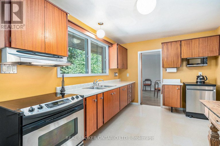 28867748/805-nicholson-avenue/mooneys-bayriverside-park/ottawa/ontario/K1V6N4_10