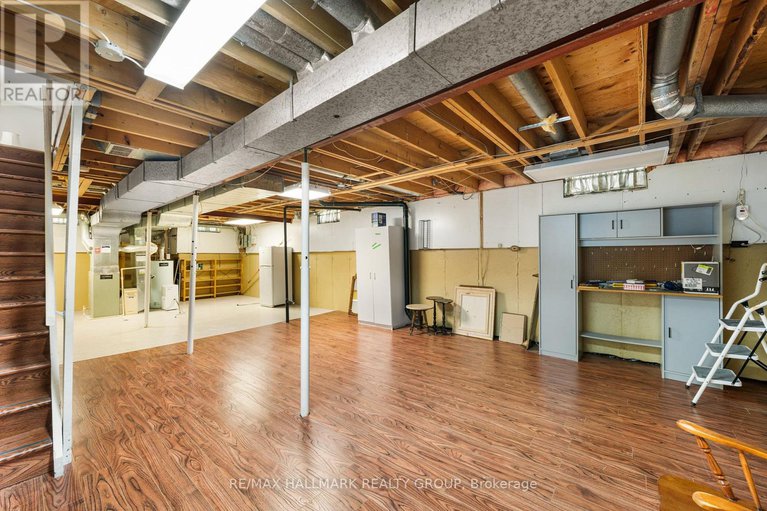 29434768/1177-st-moritz-crescent-n/convent-glen-north/ottawa/ontario/K1C2B2_36