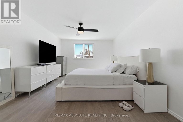 29407947/13-weatherwood-crescent/pineglencountry-place/ottawa/ontario/K2E7C5_31