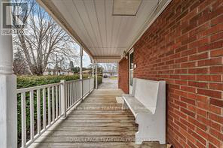 28367532/2099-balharrie-avenue-s/hawthorne-meadows/ottawa/ontario/K1G1G4_20