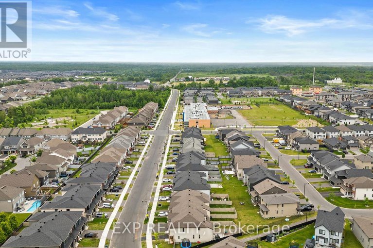 28505158/750-miikana-road/blossom-parkkemp-parkfindlay-creek/ottawa/ontario/K1X0H6_45