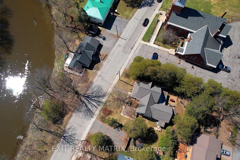 29642729/44-mill-street/village-of-russell/russell/ontario/K4R1E1_48