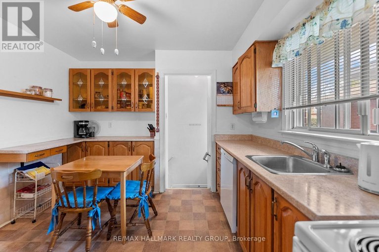 29657775/2075-neepawa-avenue/carlingwood/ottawa/ontario/K2A3L7_19