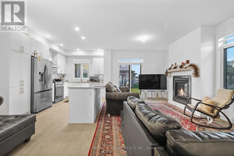 29070201/300-makobe-lane/riverside-southgloucester-glen/ottawa/ontario/K4M0L9_8