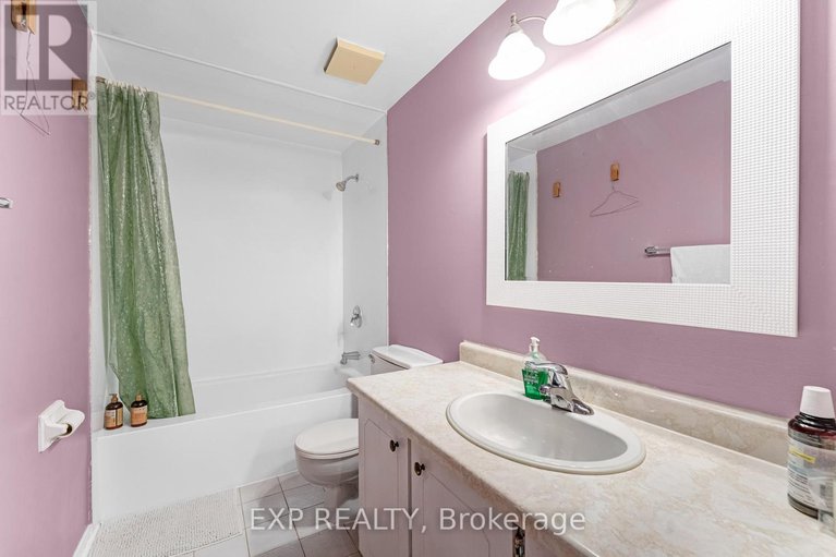 29415579/52-44a-woodvale-green/craig-henrywoodvale/ottawa/ontario/K2G4H4_14