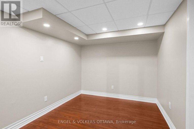 29475969/563-merkley-drive/fallingbrookpineridge/ottawa/ontario/K4A1V9_34