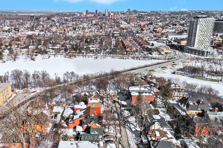 29428183/c-595-besserer-street/sandy-hill/ottawa/ontario/K1N6C8_37