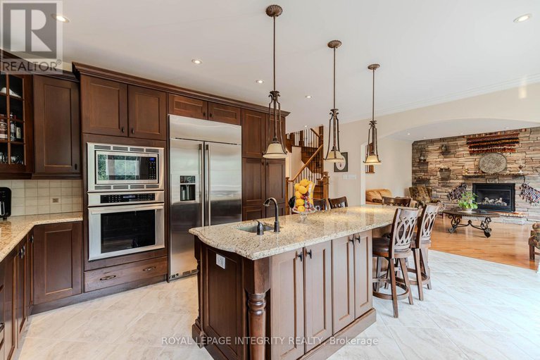 28715997/313-eckerson-avenue/stittsville-south/ottawa/ontario/K2S0K8_13