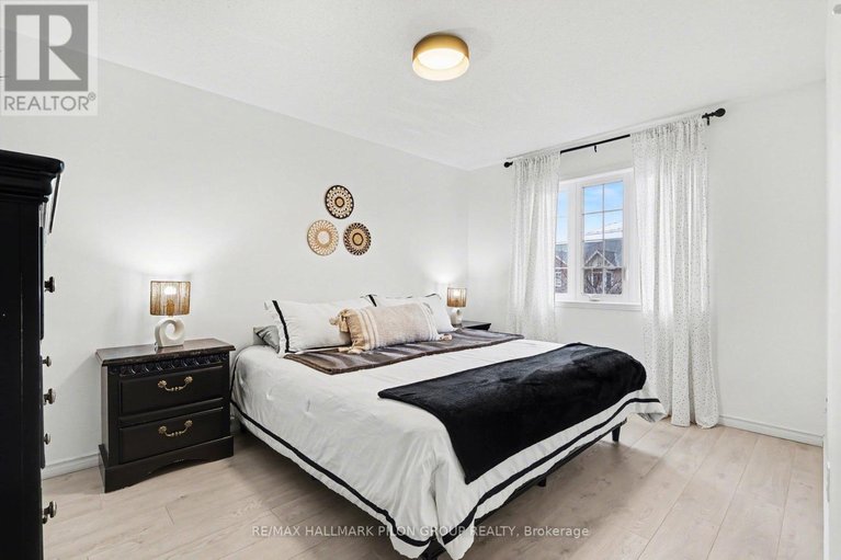 29613578/218-rolling-meadow-crescent/mer-bleuebradley-estatesanderson-park/ottawa/ontario/K1W0B1_15